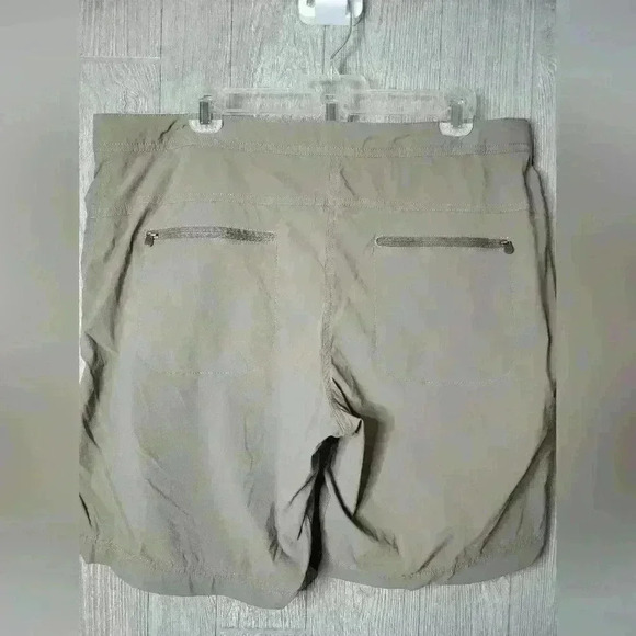 Boy's L.L.Bean cargo shorts. Size 14. - Picture 3 of 4